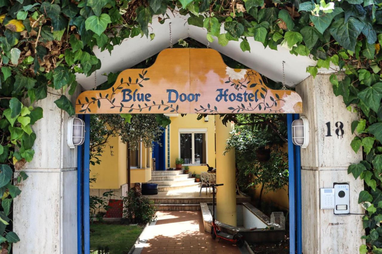 Blue Door Hostel Tirana Exterior foto