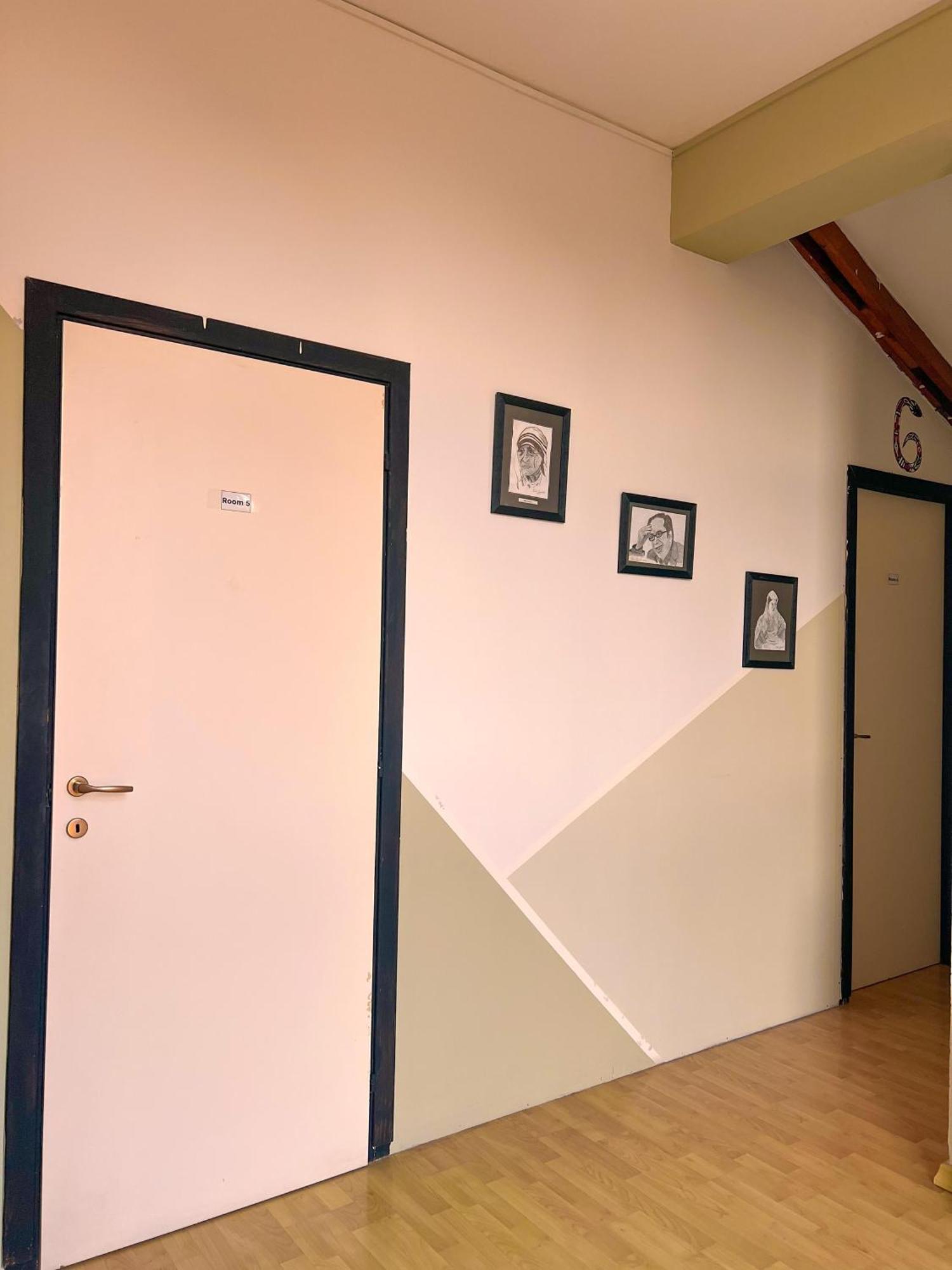 Blue Door Hostel Tirana Exterior foto